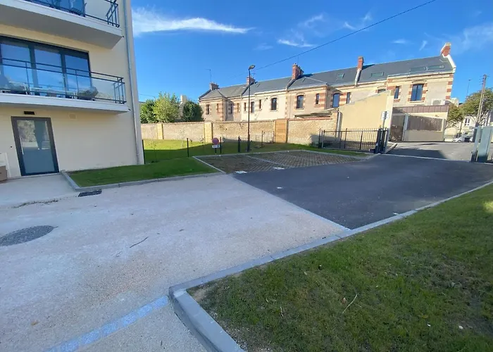 Cosy, Lumineux, Proche Du Centre-ville , Sombrero - Sils Apartament *