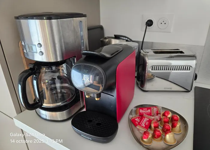 Cosy, Lumineux, Proche Du Centre-ville , Sombrero - Sils Apartament